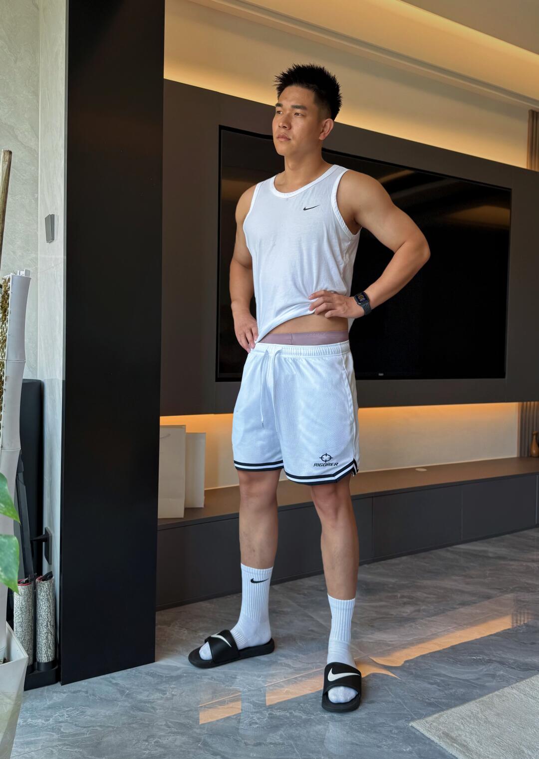 OOTD｜今天像牛奶一样丝滑 🥛