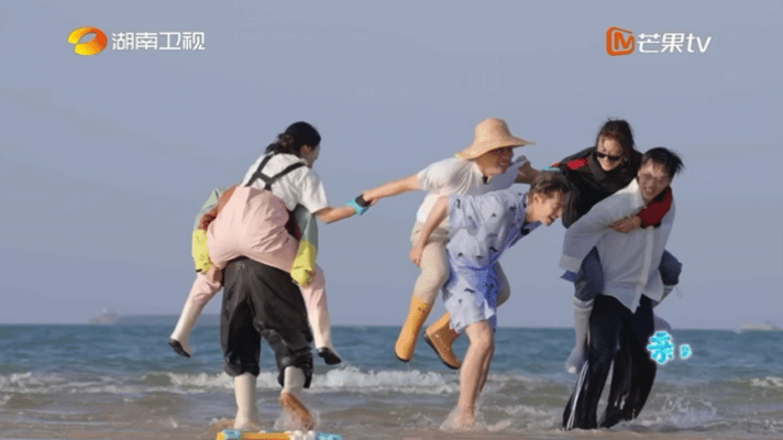 芒果群像综艺上新了亲爱的客栈芒果慢综艺群像天花板上新！爱花少、向往、中餐厅的必追