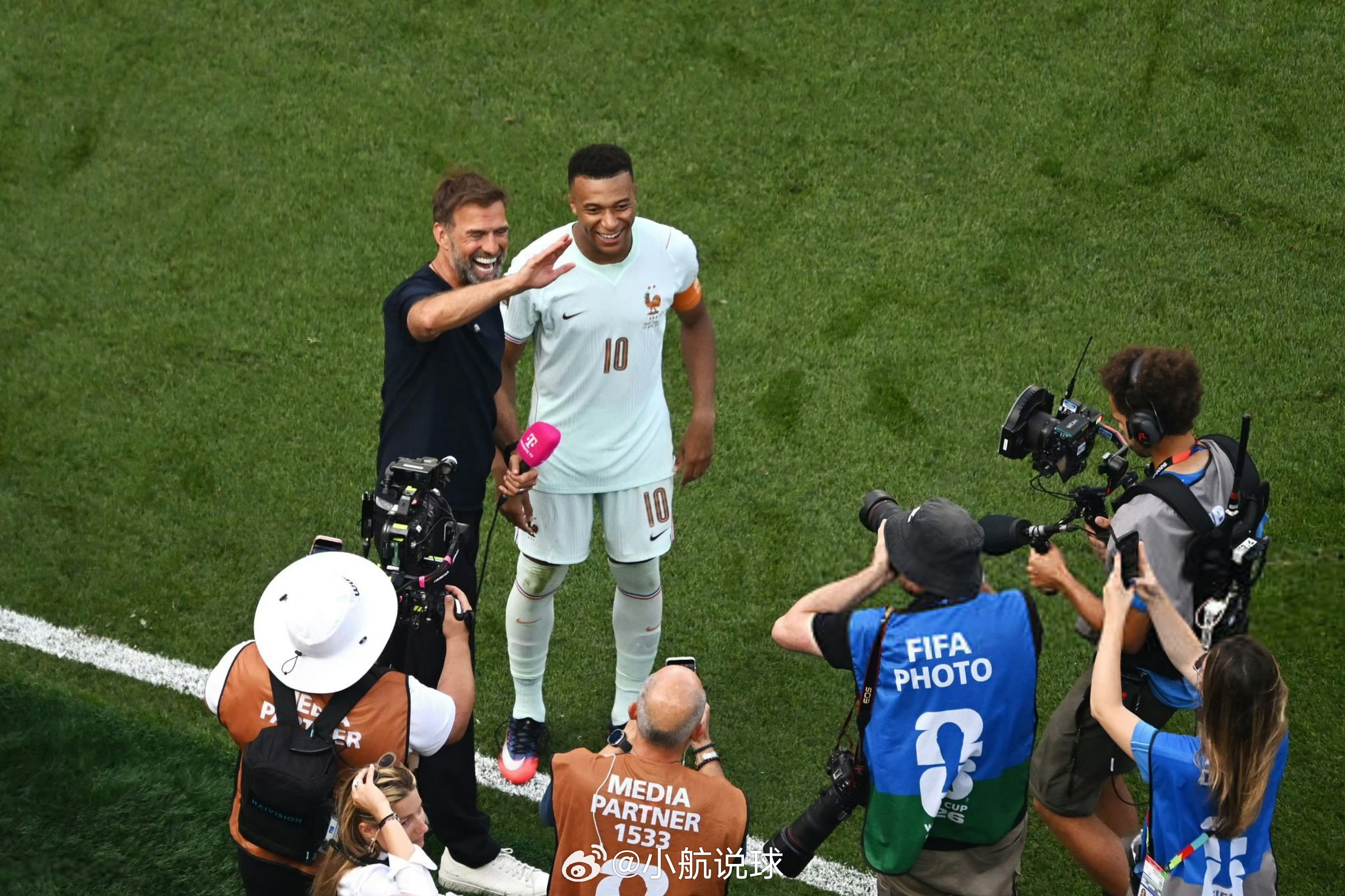 法国2比0摩洛哥零封晋级！法国2-0击退非洲劲旅，姆巴佩传射救赎、登贝莱制胜世界