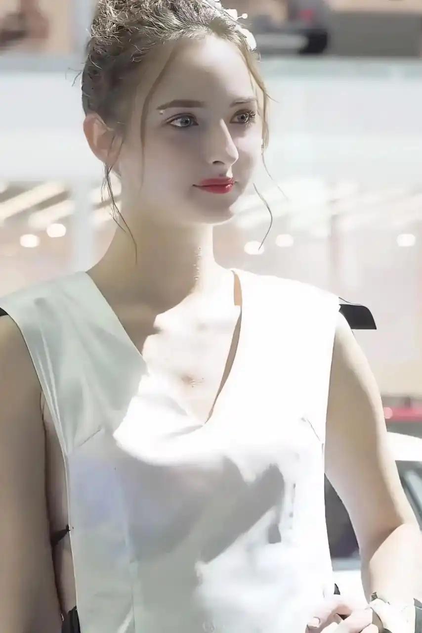 乌克兰的战争动员令，在伦敦的豪宅面前就是一张废纸！库列巴用实际行动给所有乌克兰人