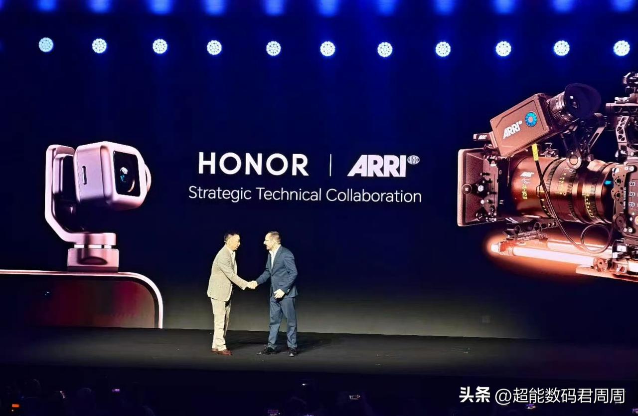 手机和相机品牌的联名还在继徕卡（米）、蔡司（vivo)、哈苏(oppo)、理光(