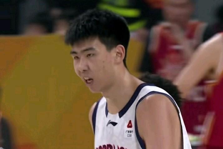 搞不懂：关键时刻为啥换下许昕？

广州客场74:70险胜山西，差点被翻盘，许昕再