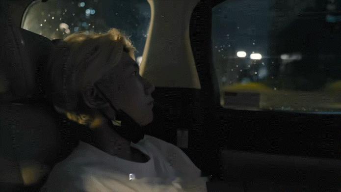 王源一块钱买雪糕 一块钱就买到雪糕这小机灵。不过说起回家开演唱会，他压力怕是不小