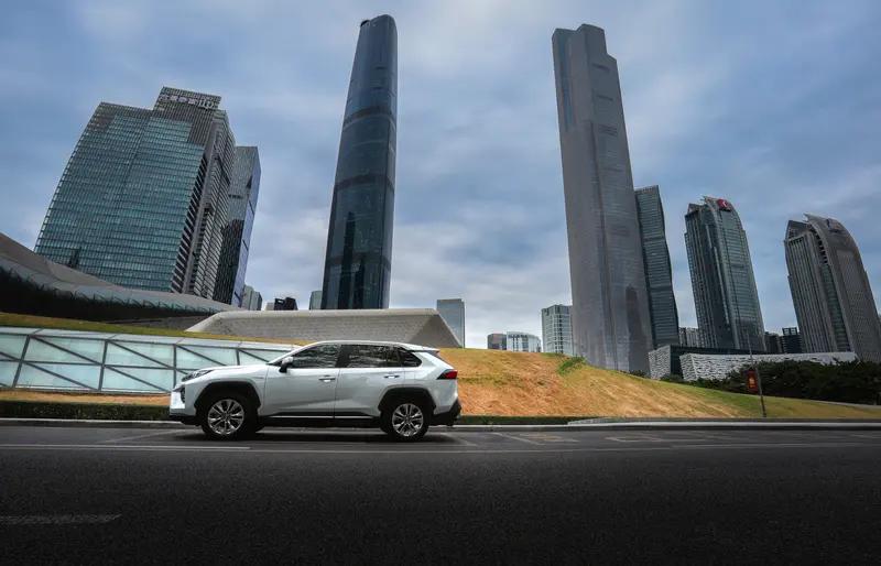 朋友今年春运的时候开威兰达回的家，单程1700公里，正常20个小时时左右，初五回