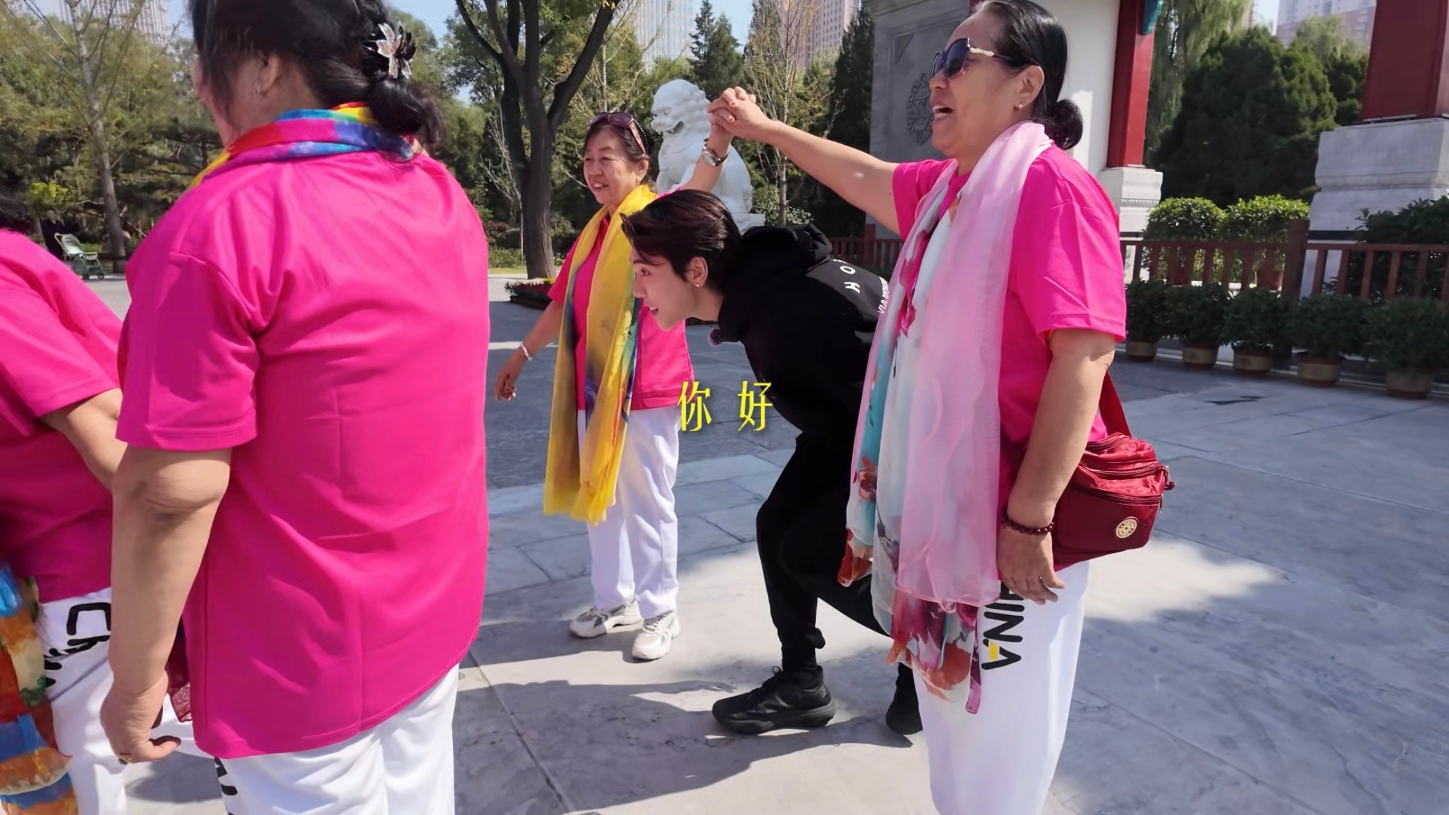 #王子异回老家晨跑Vlog#摸鱼时看一看的vlog放松心情，和广场舞阿姨一起整活