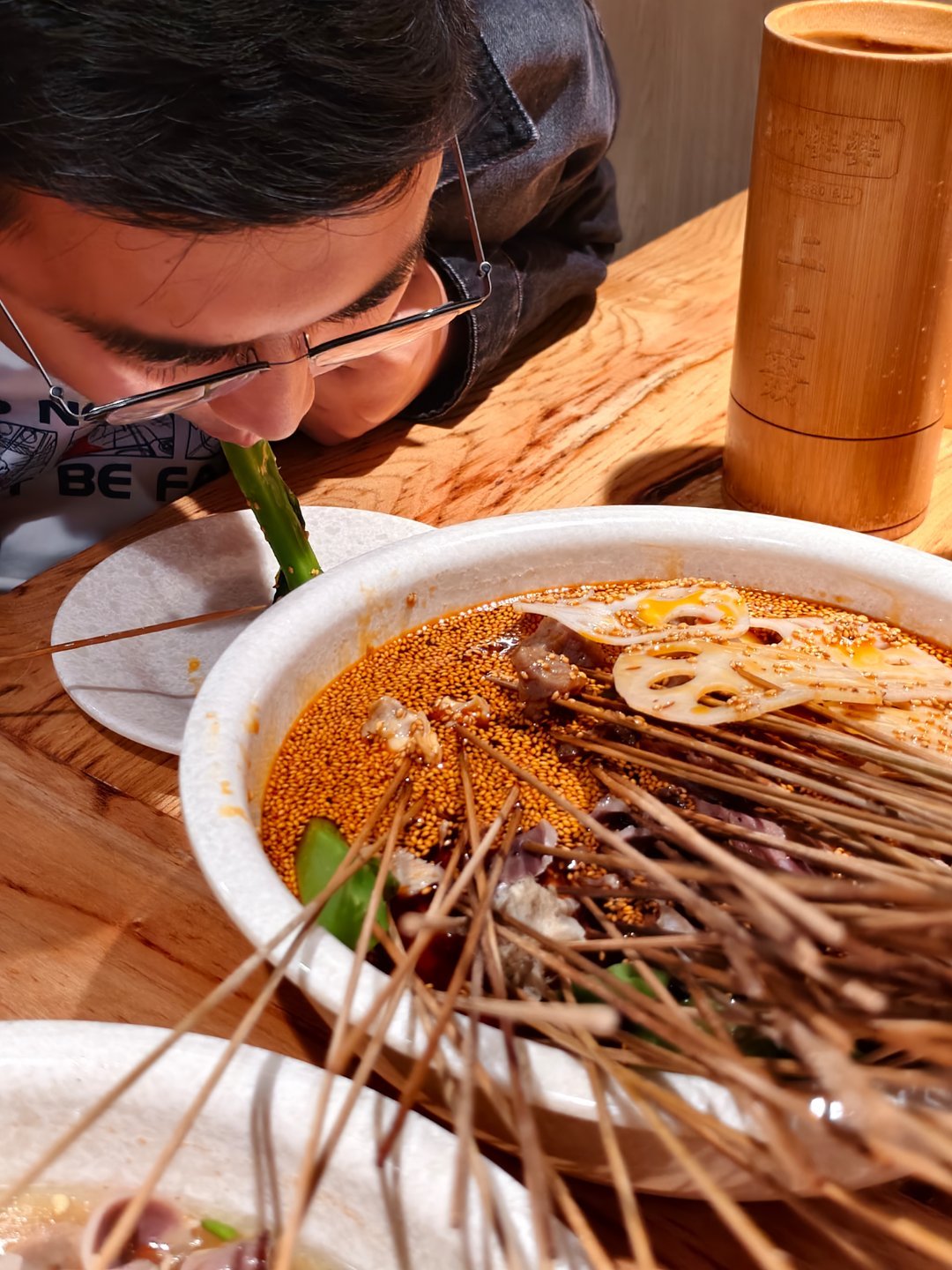 干饭了兄弟们！来成都不想窜的话吃啥？那就吃叶婆婆钵钵鸡吧！ 成都·叶婆婆钵钵鸡(