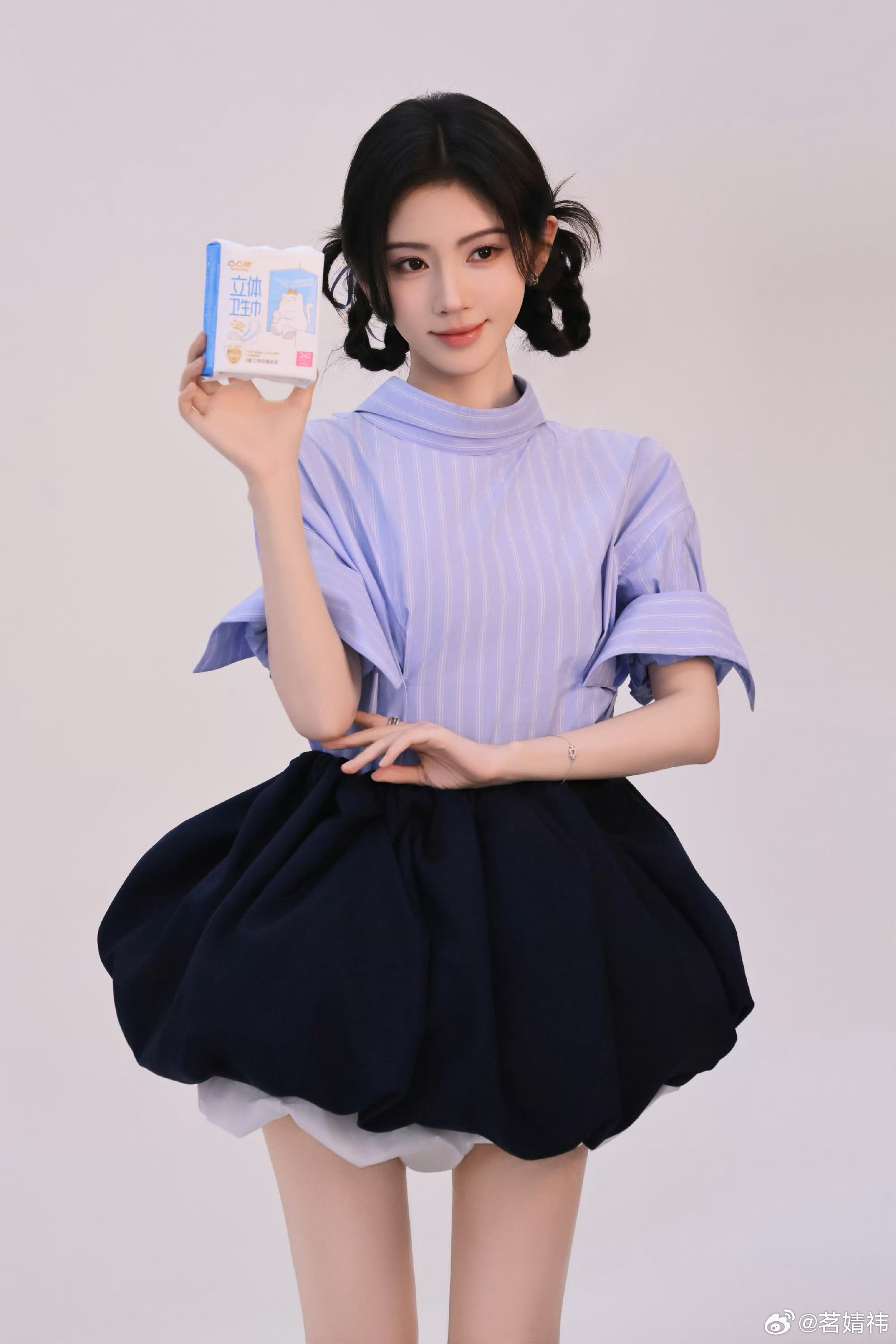 jjy鞠婧祎万花世界jjy鞠婧祎苏绿夏“月亮难渡星星 你的光似神明 足矣渡我.”