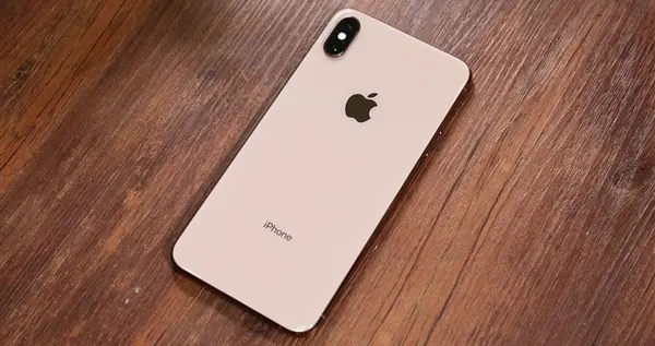 一代神机落幕！iPhone XS被苹果列为“过时产品” 已被iOS 26抛弃