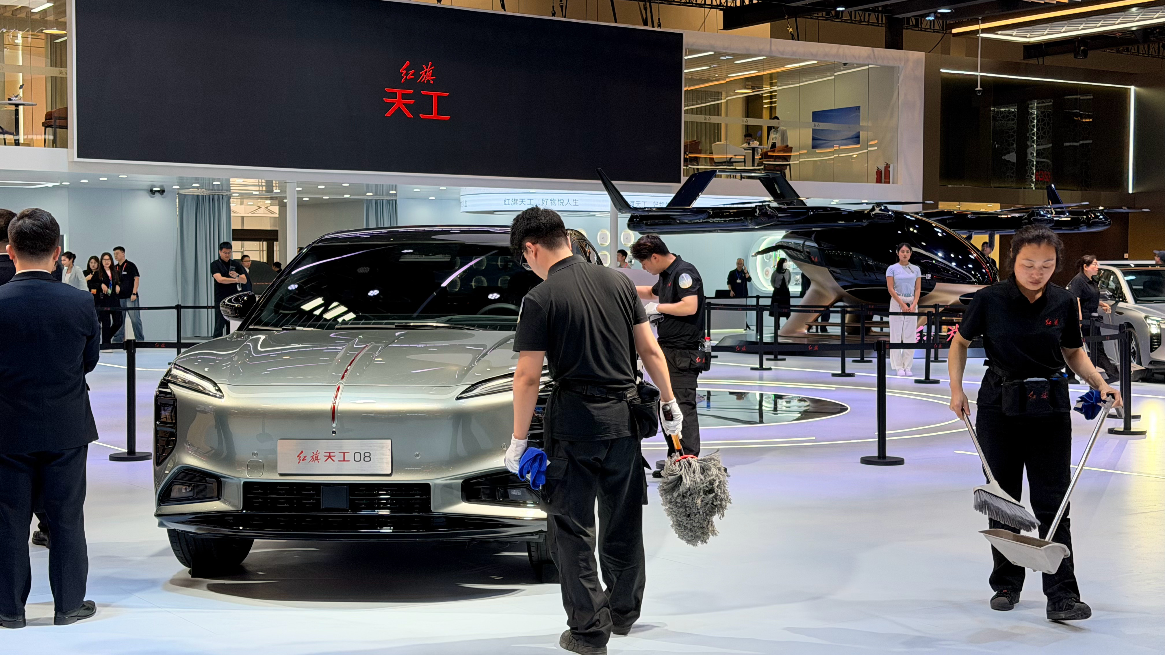 2026北京车展红旗的车选不选不重要，看它在做什么挺重要的。开始做电动飞机了北京