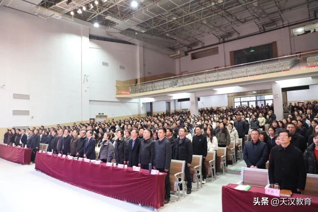 3月1日，新春伊始，大年未央，龙岗学校早启新学期快捷键，在学校和雅大礼堂隆重召开