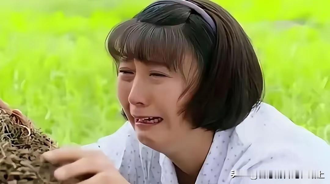 唉好心酸其实她这个“年入几十万不够养家”都收敛了，我之前看有个明星节目里说她一月