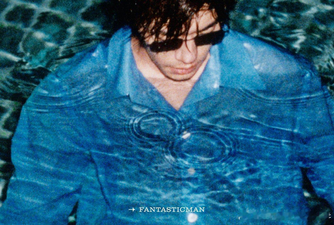 易烊千玺 x 伊周Fantastic Man 12月刊封面大片，金鸡影帝的首封 