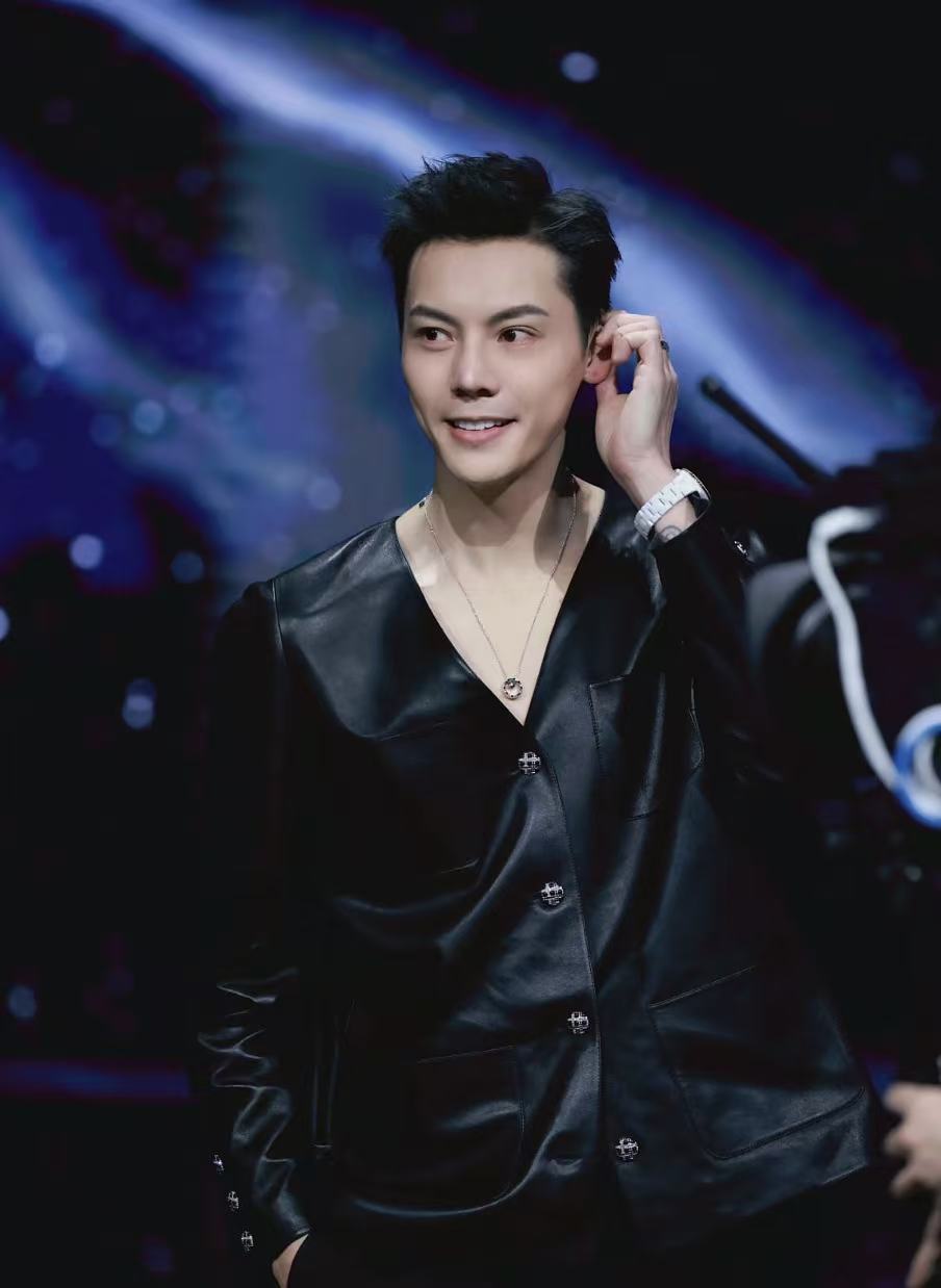 陈伟霆两次机会都是因为足够努力陈伟霆为了被看见努力了很多年 陈伟霆把握两次机会，