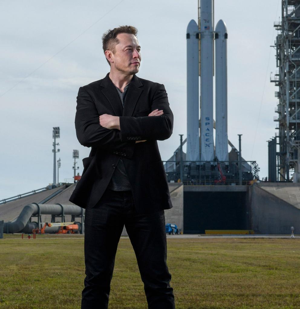 只要聊马斯克，那肯定绕不开“全栈”这个词。

他玩的东西，根本不像一般公司“专一