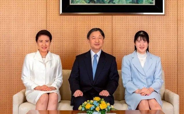 日本人口普查，总人口约为1亿2305万人，比2020少了约310万人，在五年内下