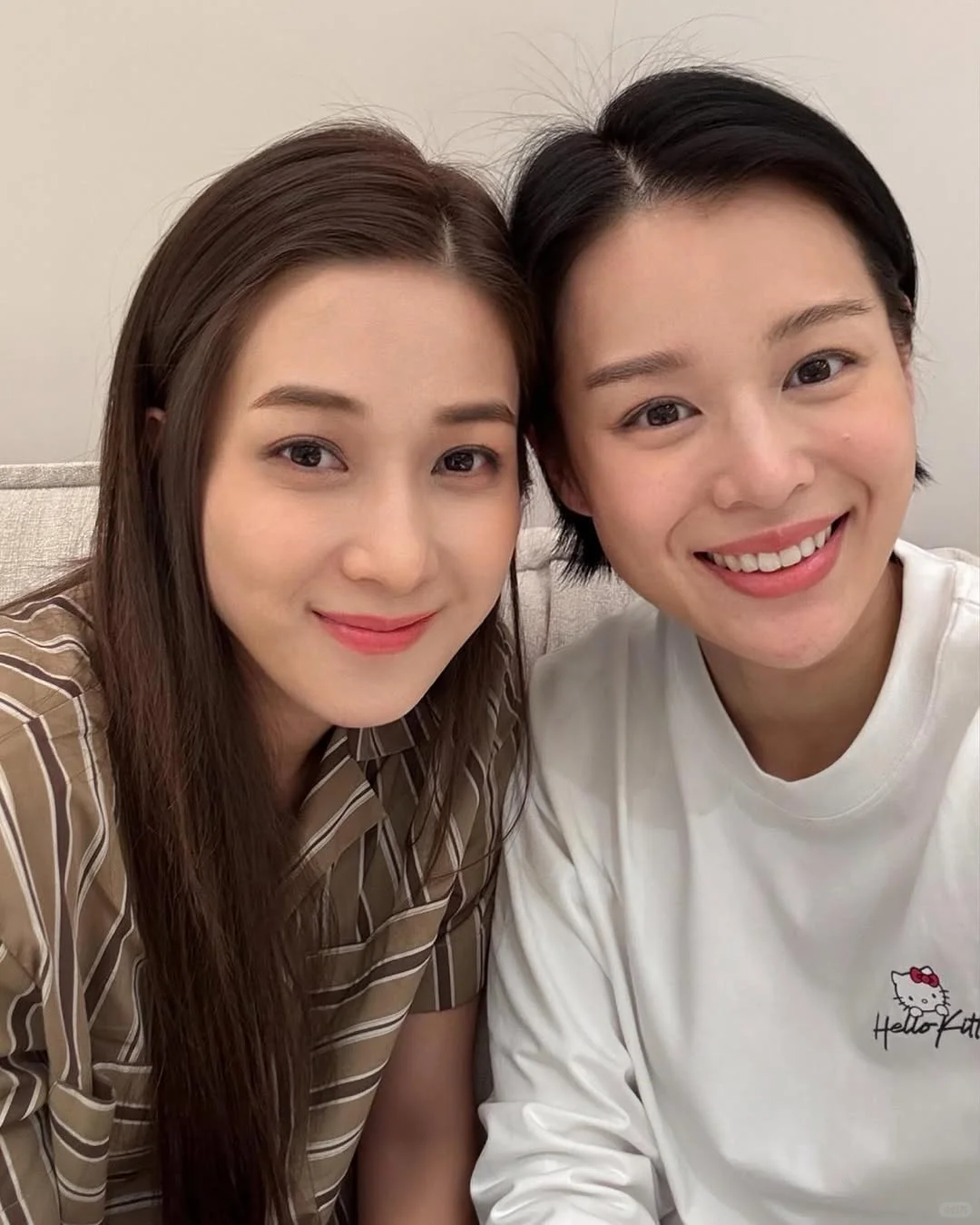 TVB五花钟嘉欣和胡杏儿相聚，还是那时的她们
