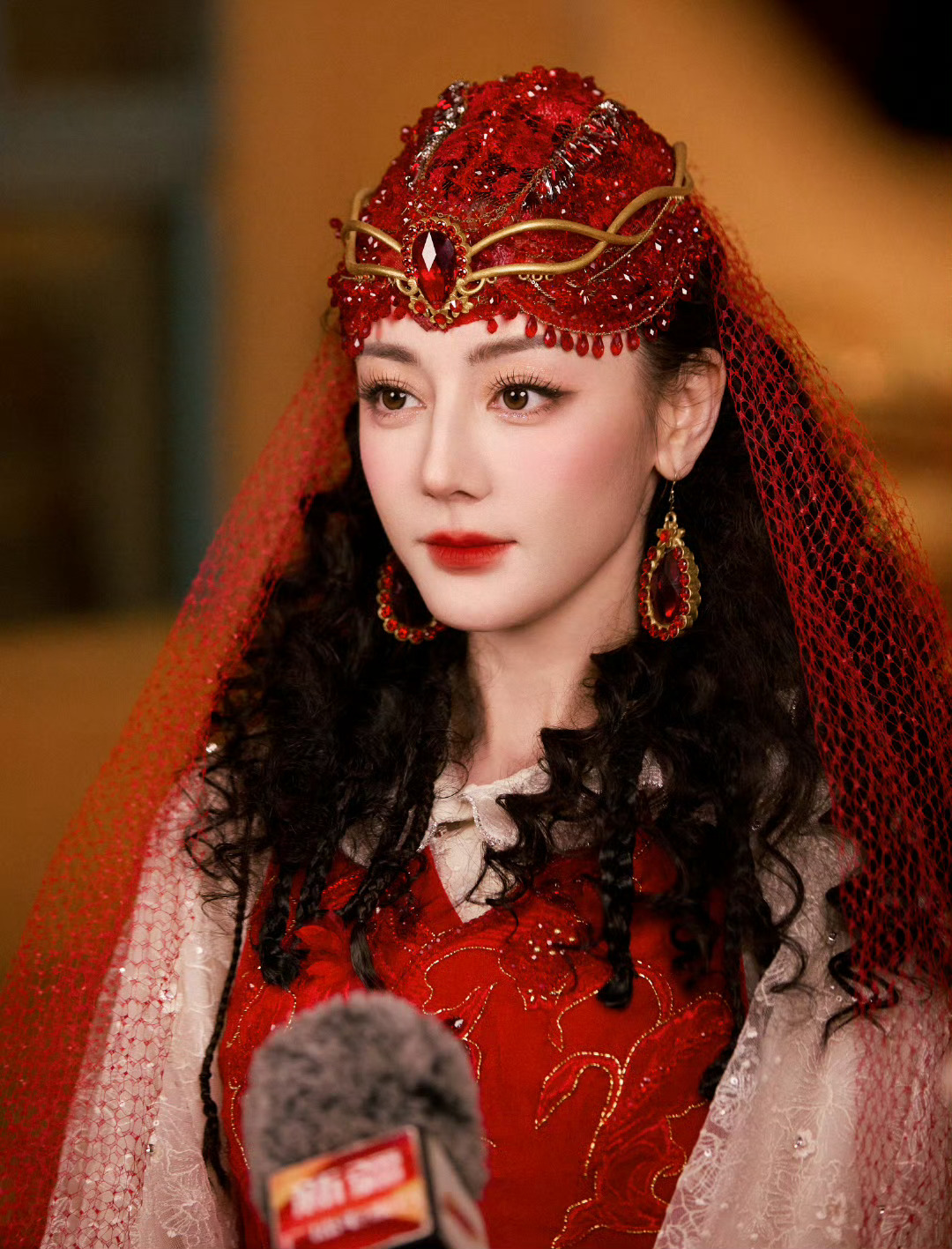 迪丽热巴 春晚分会场依然记得那次被热巴美到失语…“新疆是个好地方诶” 