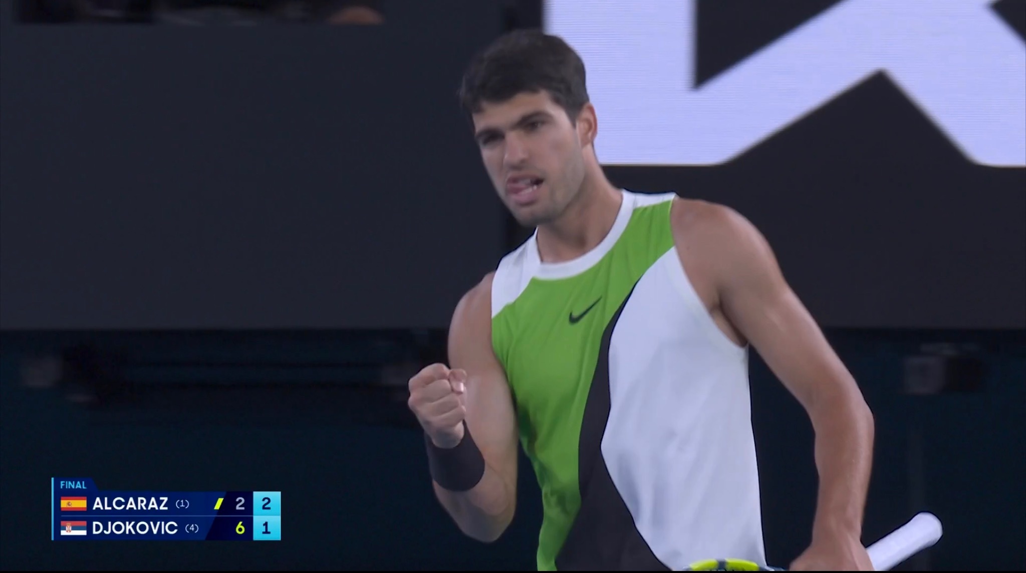 吊打局结束，阿卡开始调动对手，德约的失误也开始增加。比赛是时候进入想看的拉锯战了