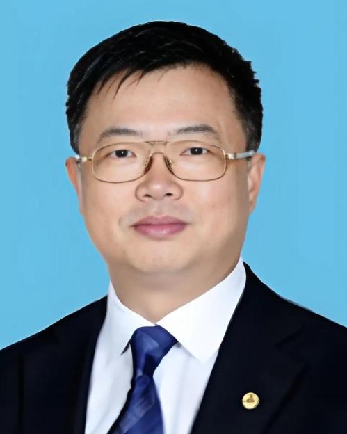 执掌扶贫信贷通道近二十年，农发行原副行长徐一丁终被“双开”。
8月17日，中央纪