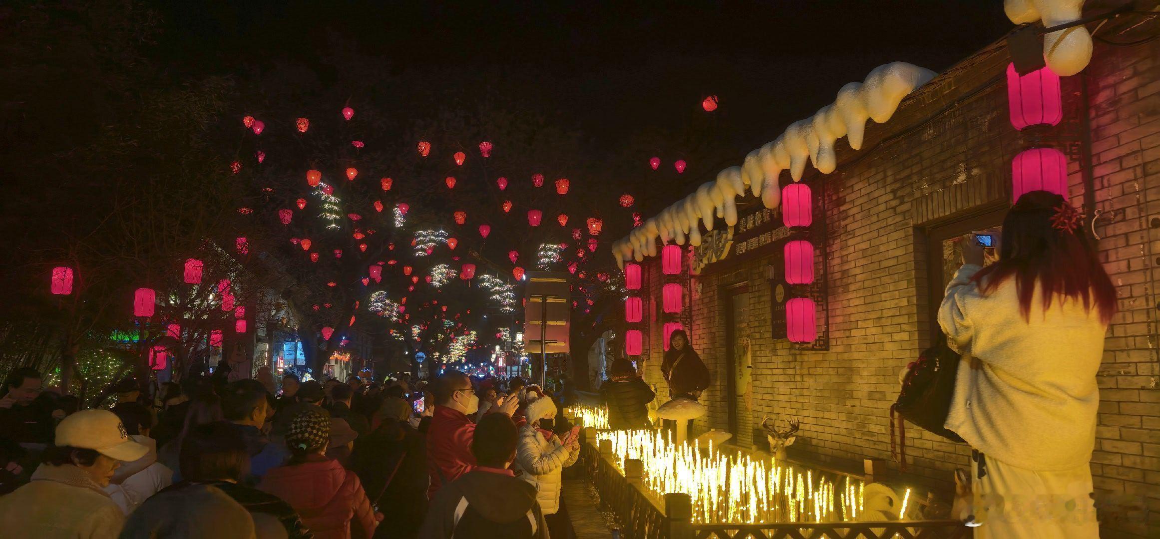 京西模式口:花漾花灯闹新春，如潮人流过大年摄影