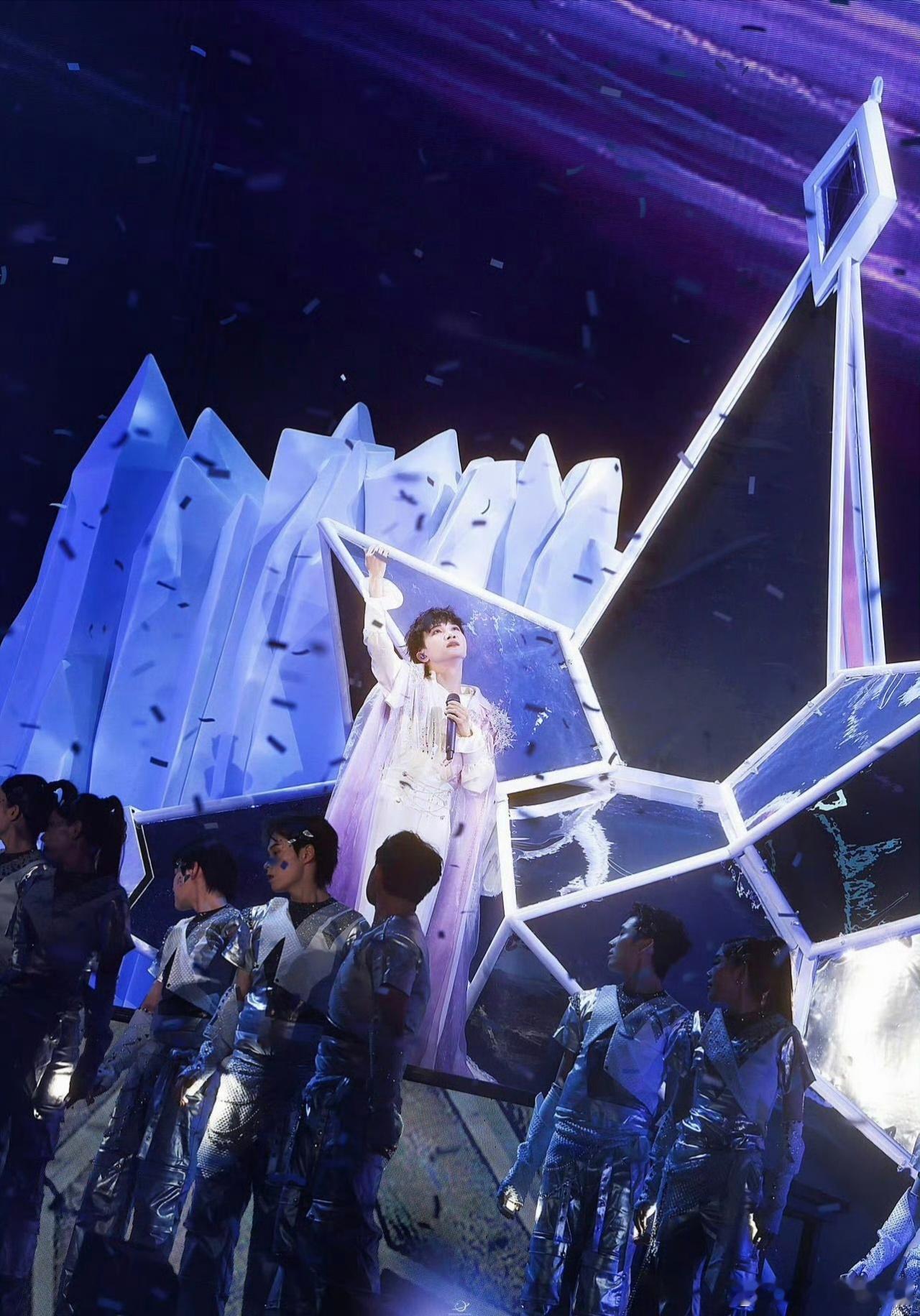 周深remix舞台周深3首歌串烧 周深《请我不改》《Wala li longla