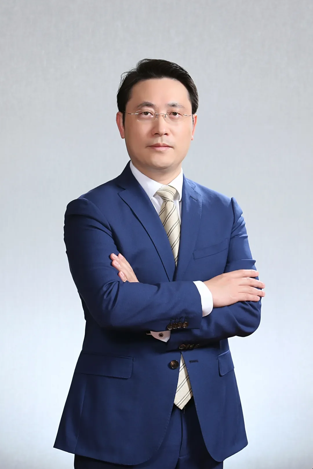 英语名师：正高级教师 周刚