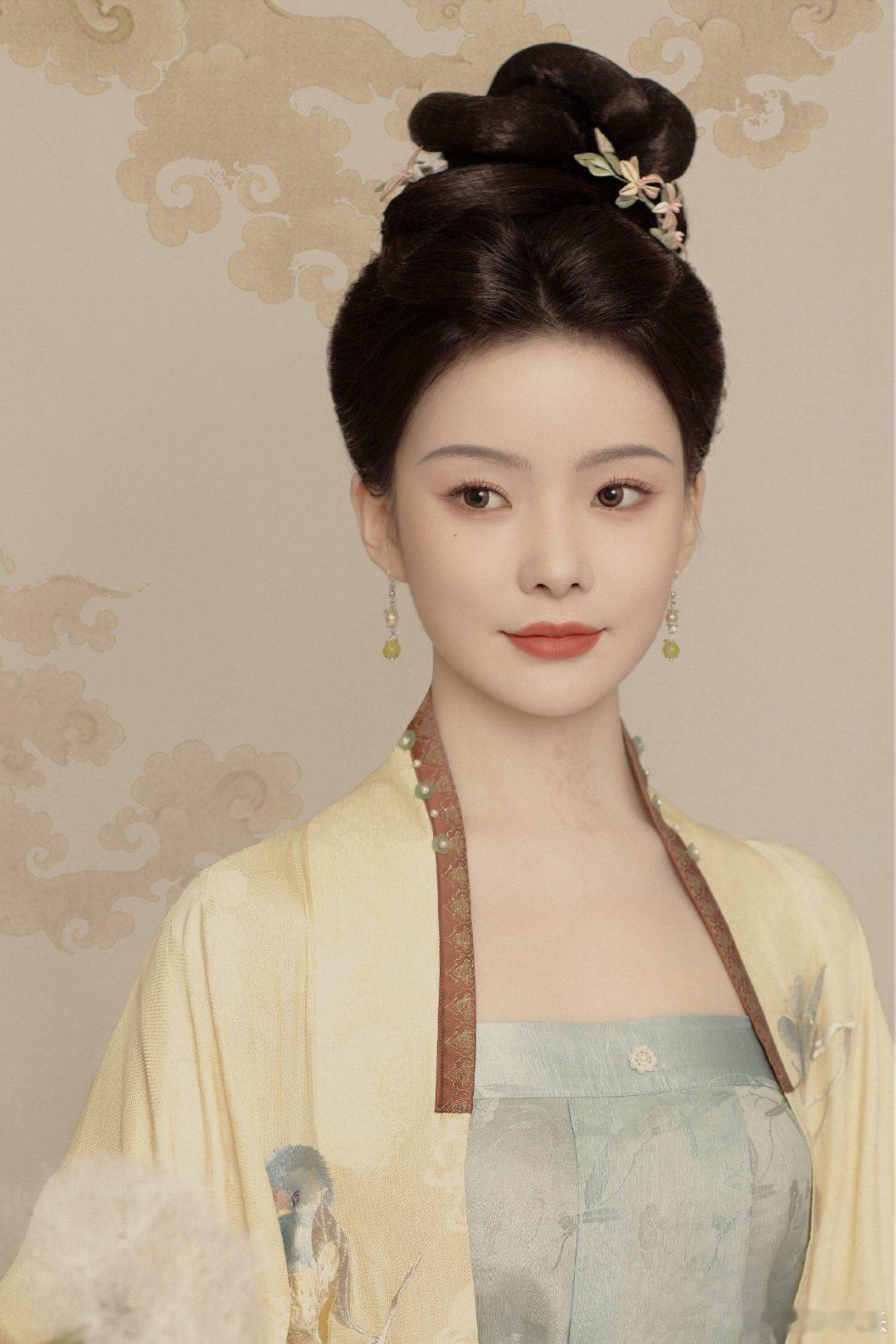 #硬糖少女303##陈卓璇# 今日份糖妹新鲜物料陈卓璇龙腾虎跃中国年味工作室更新