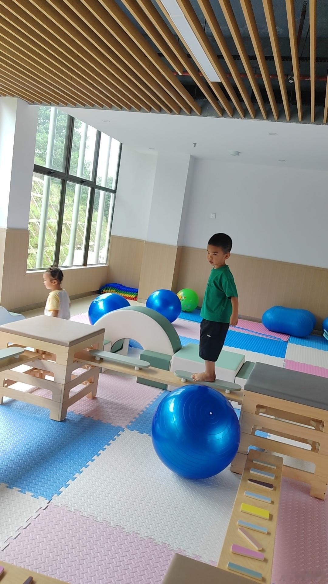新幼儿园牛牛很喜欢 