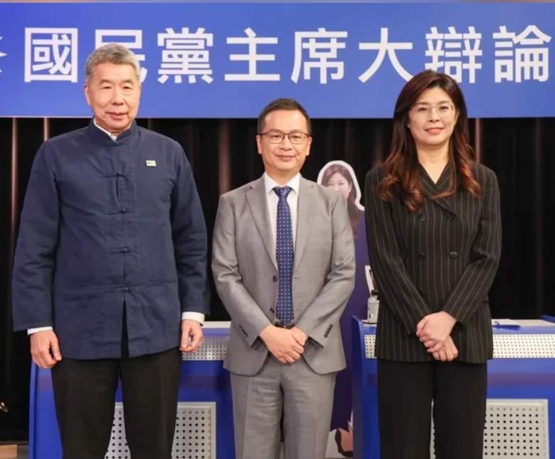 仔细想想，国民党主席也换了不少人了。从连战到马英九到吴伯雄再到马英九！

从马英