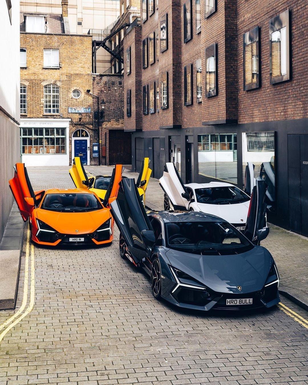 伦敦 Lamborghini Revuelto X4 ​​​