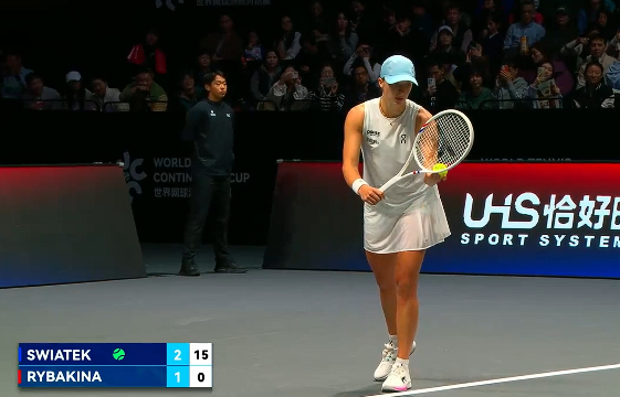 终于看到网球直播了 休赛期感觉网坛好无聊~发的内容也激不起大家的兴趣... wt