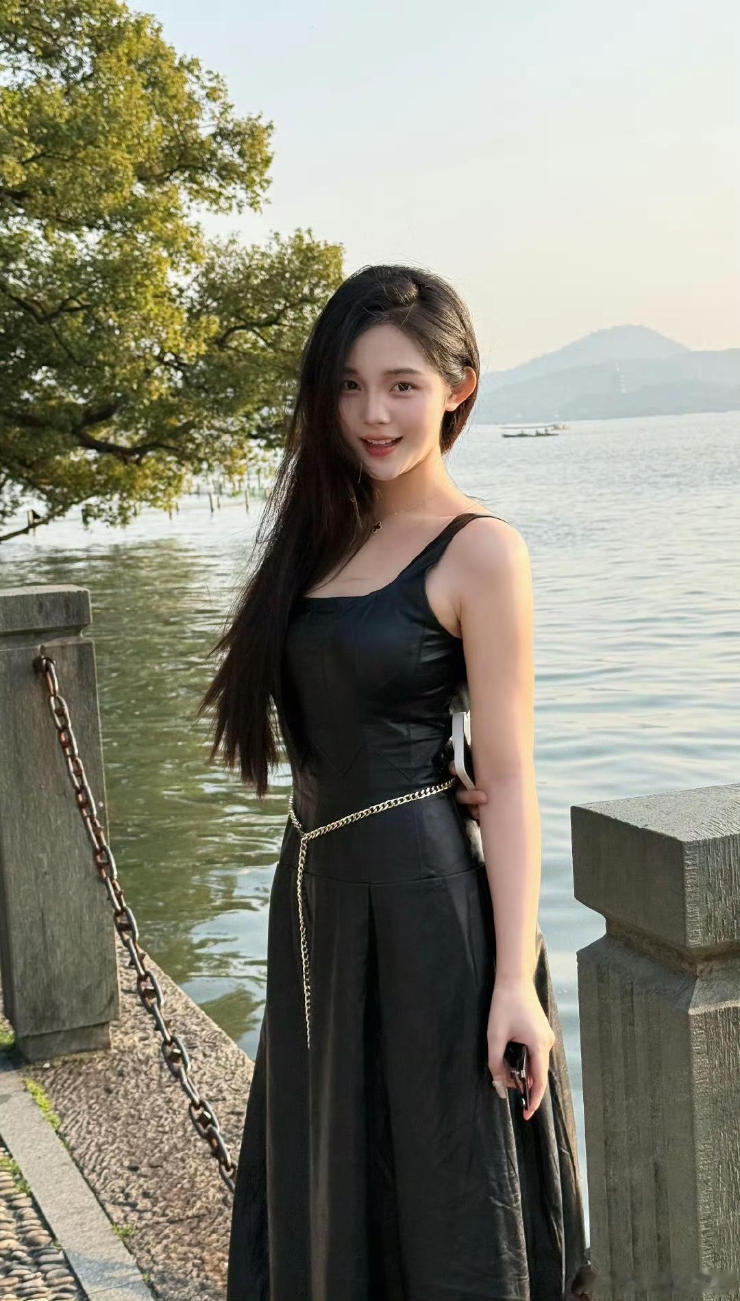 你们喜欢什么类型的美女？浪漫的灵魂绝不向平淡的日子妥协[手指比心] ​​​
