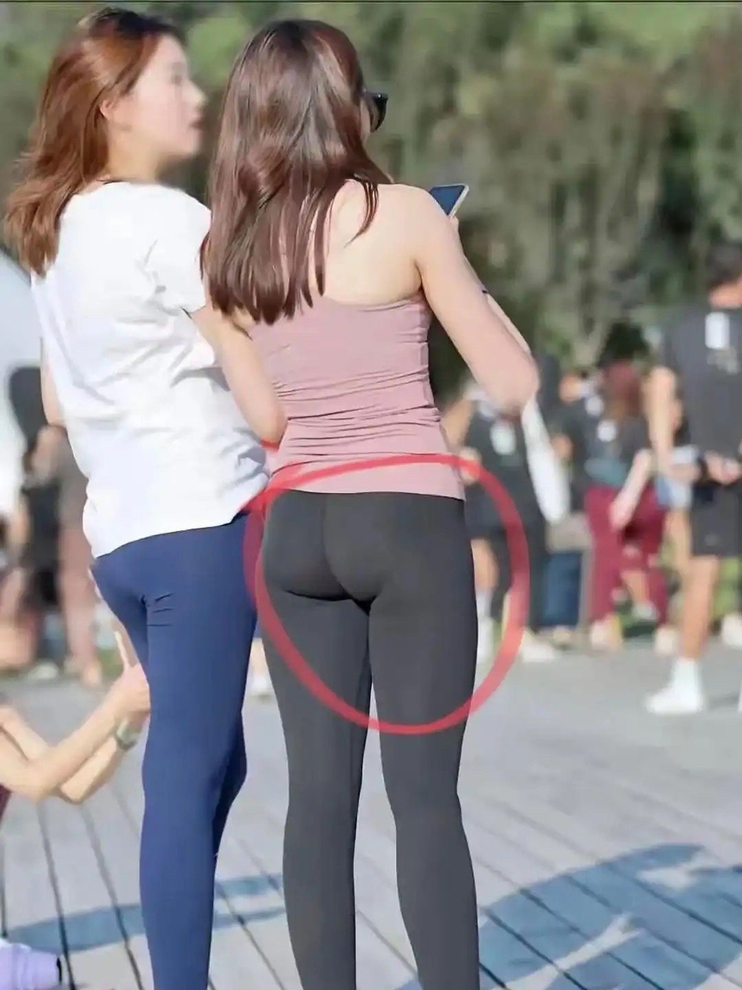 是我太肤浅了嘛，我欣赏不了这种美 