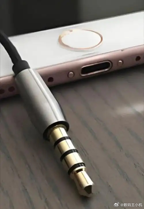 你支持手机耳机孔回归吗其实我的观点是，在手机结构允许的情况下可以继续保留，毕竟还