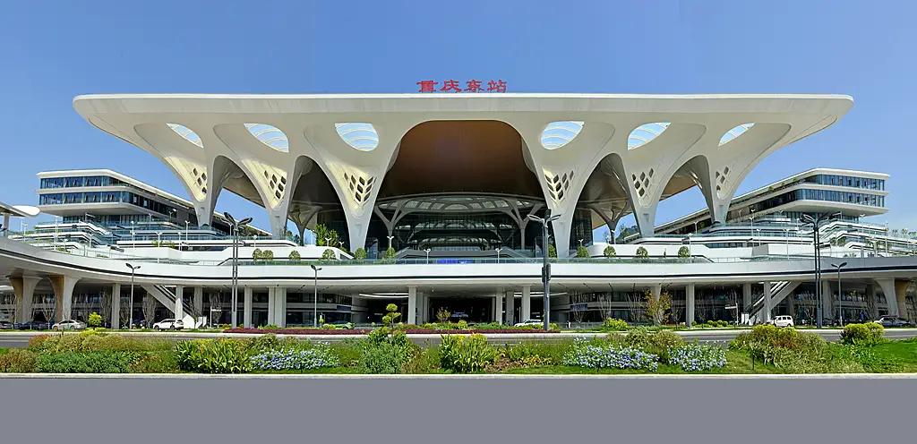 印度也酸了
近日，马斯克访华回国后在社交媒体上，发个一张重庆东火车站的图片，没想