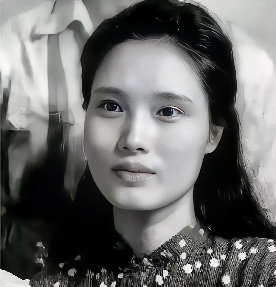 1963年，台北马坑刑场，一对来自莆田的夫妻，紧紧挽着手走向刑场，丈夫突然轻声对