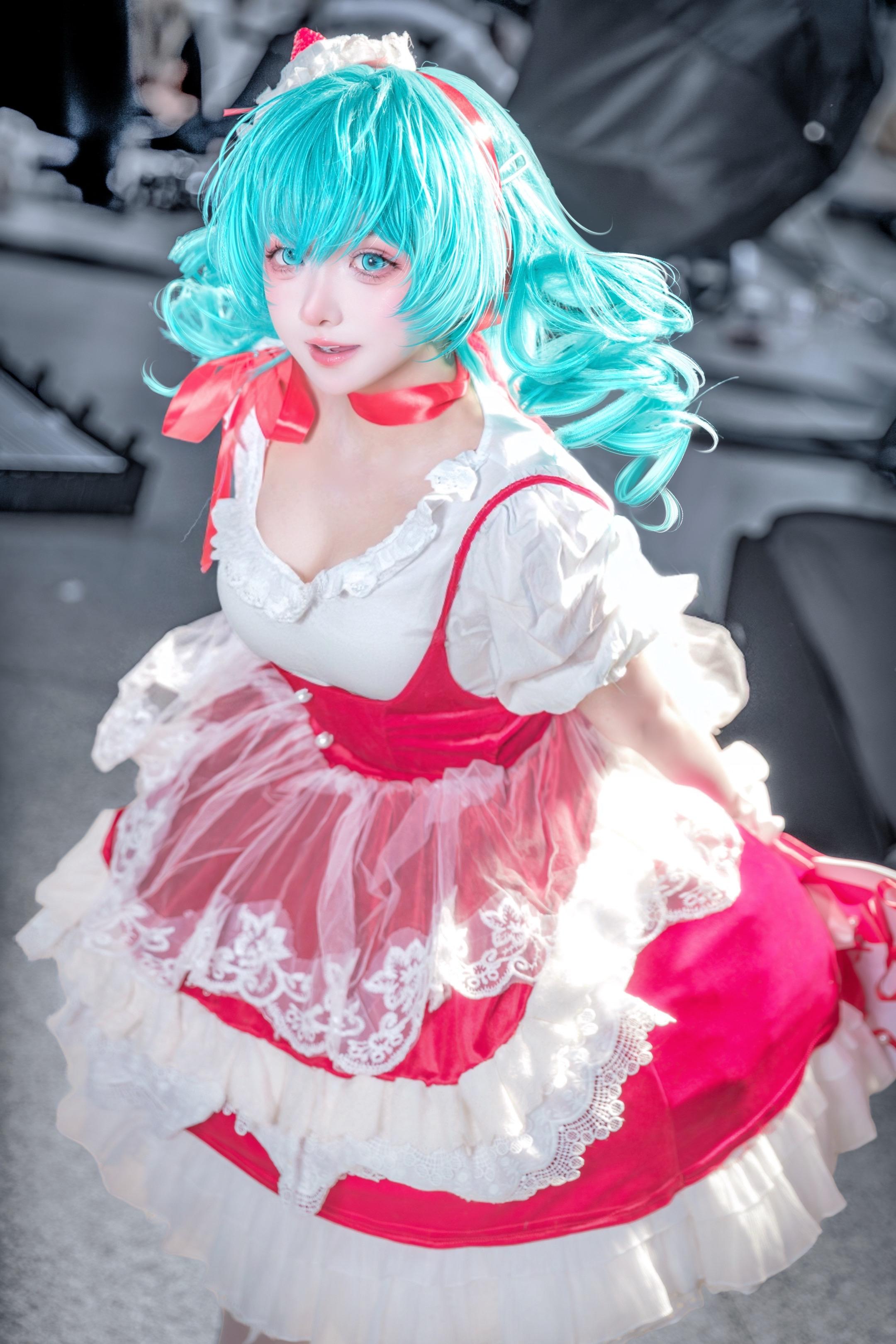 是你定制的Miku蛋糕吗💚。📷：  赛博头发：  画稿：玄栎栎