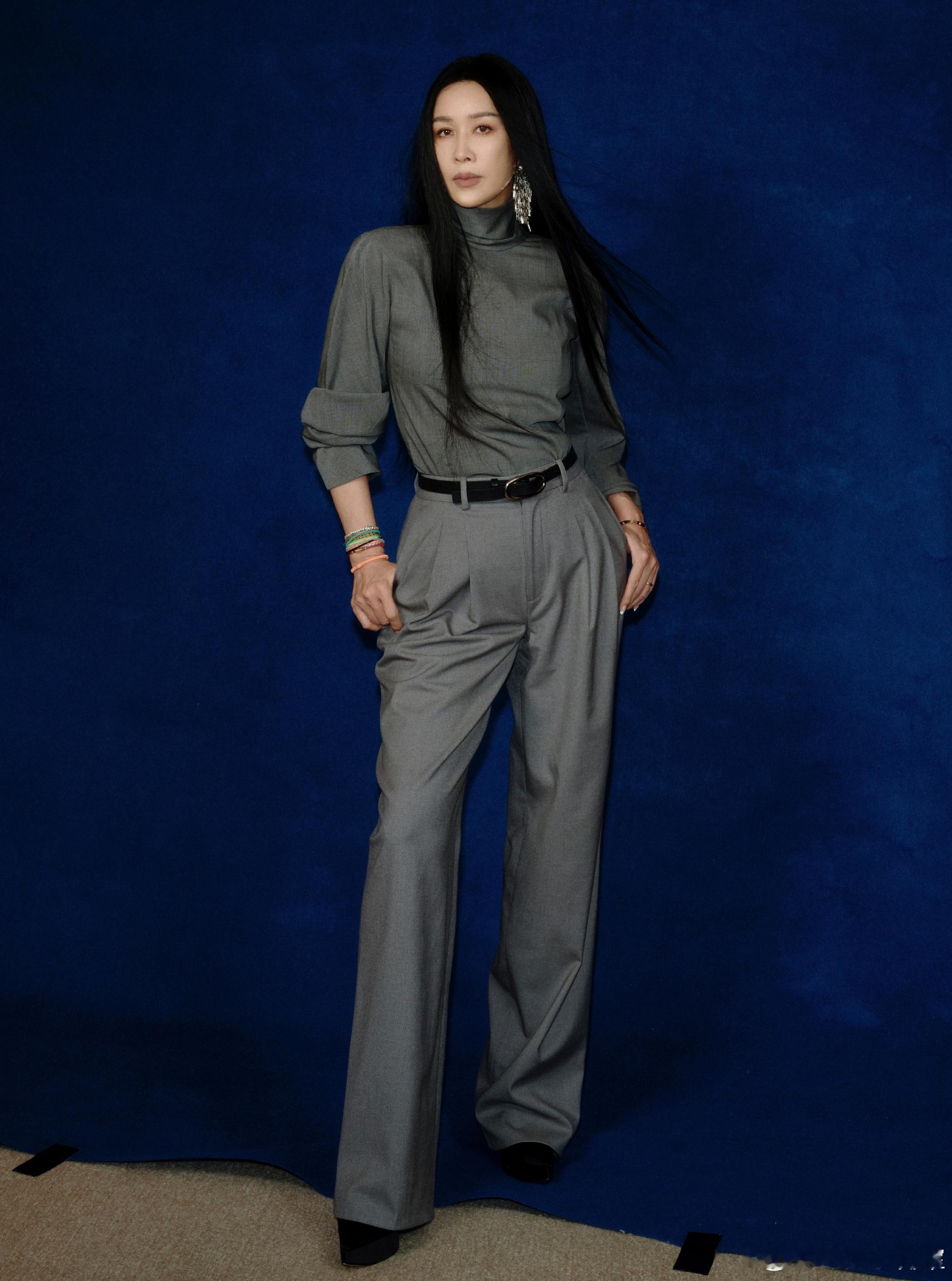 那英窦靖童好听 再次聆听两位天后同台，真是让人感慨，童童那清澈的声线搭配那英的经