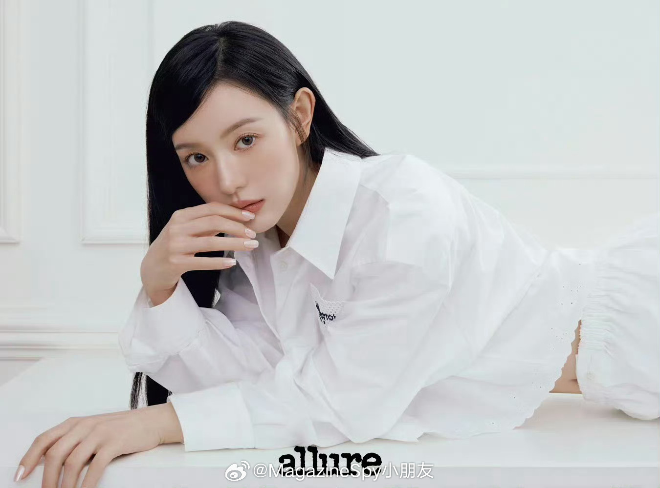 《allure》韩国版2026年7月刊封面：完整大片释出～ 金智媛携手LV美妆坐