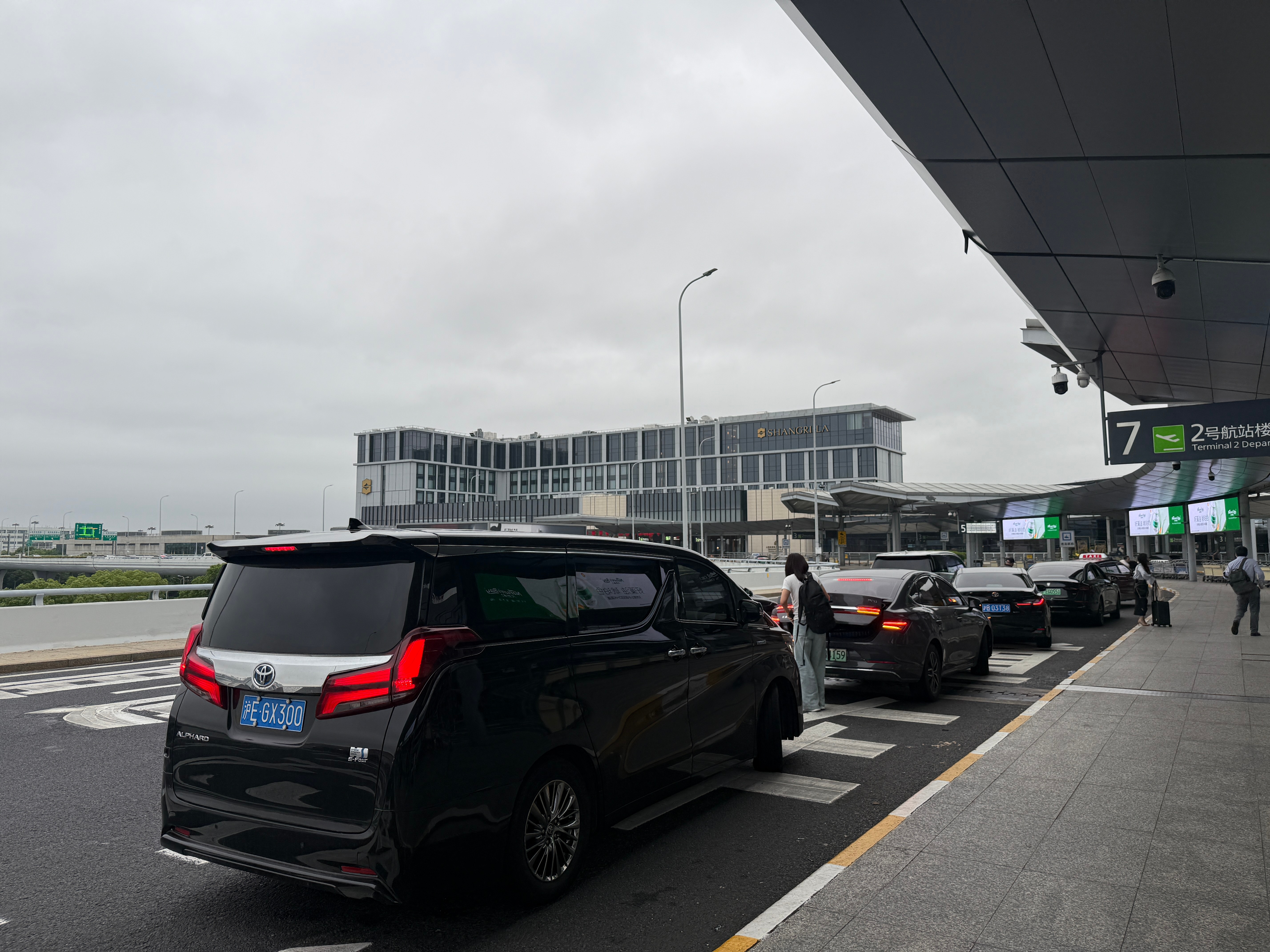又是赶早班机的一天大v聊车