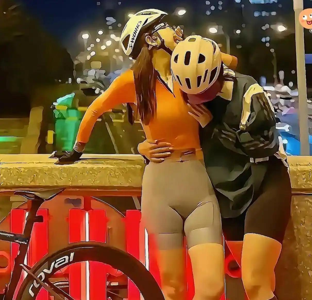 刚看到爆料，鸟哥和梁女士分手了，心里非常的惋惜，也替梁女士感到难过。

当初是鸟