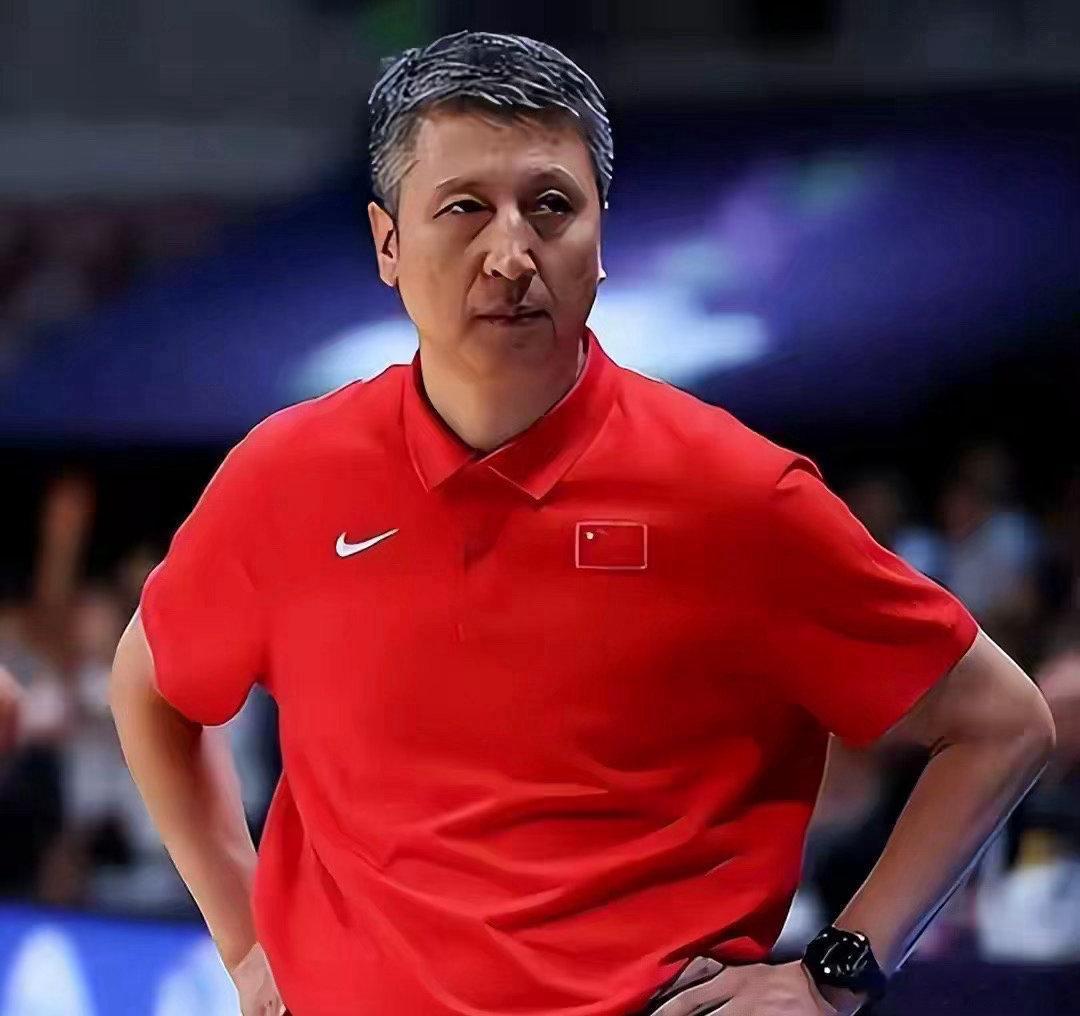 今晚19点30正式开打！中国男篮迎战喀麦隆，两大NBA强敌坐镇，内线迎来严峻考验