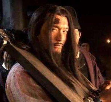 1142年，岳飞在临安大理寺监狱，被两根大铁棒夹碎胸膛而死。

大理寺的血腥味在