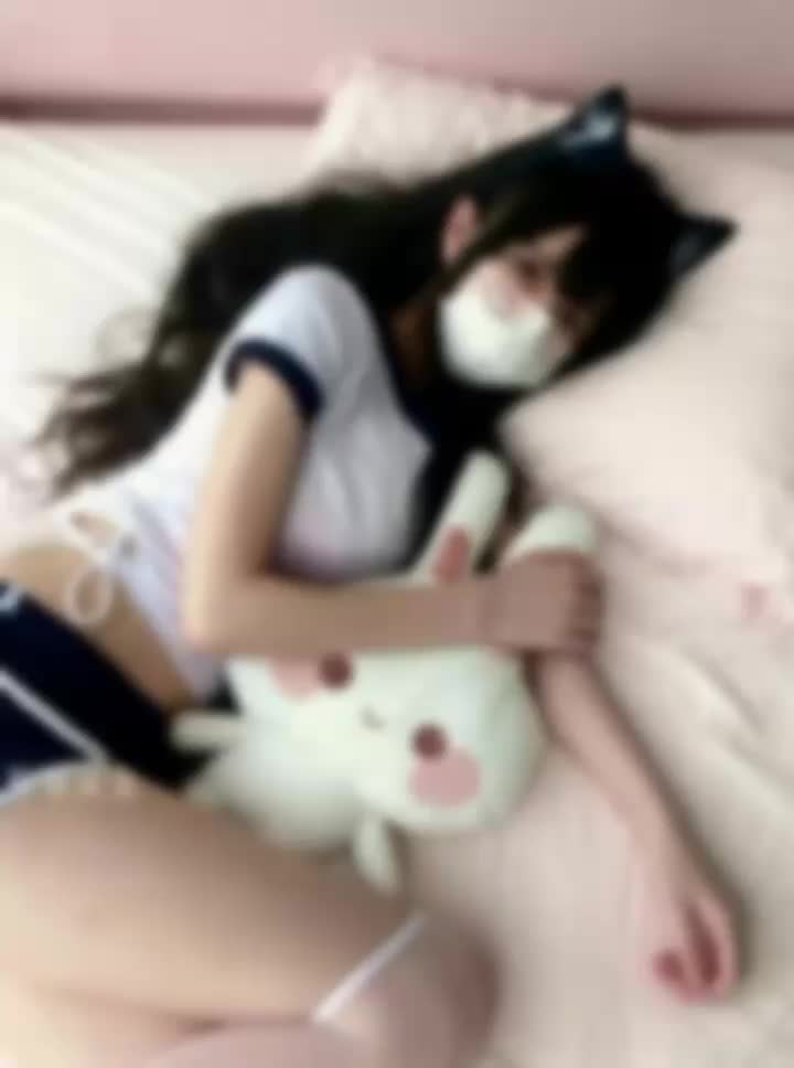 悄悄做个梦给你