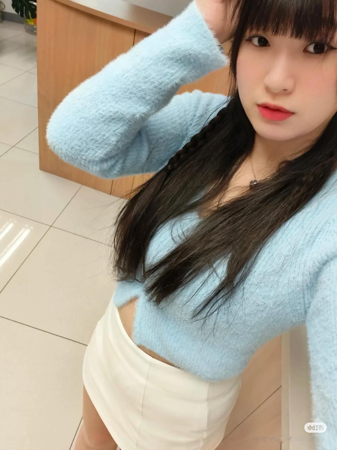 话说台湾近几年就推出了许多颜值和气质都相当不错的新晋博主，而咬糖就是其中之一。凭