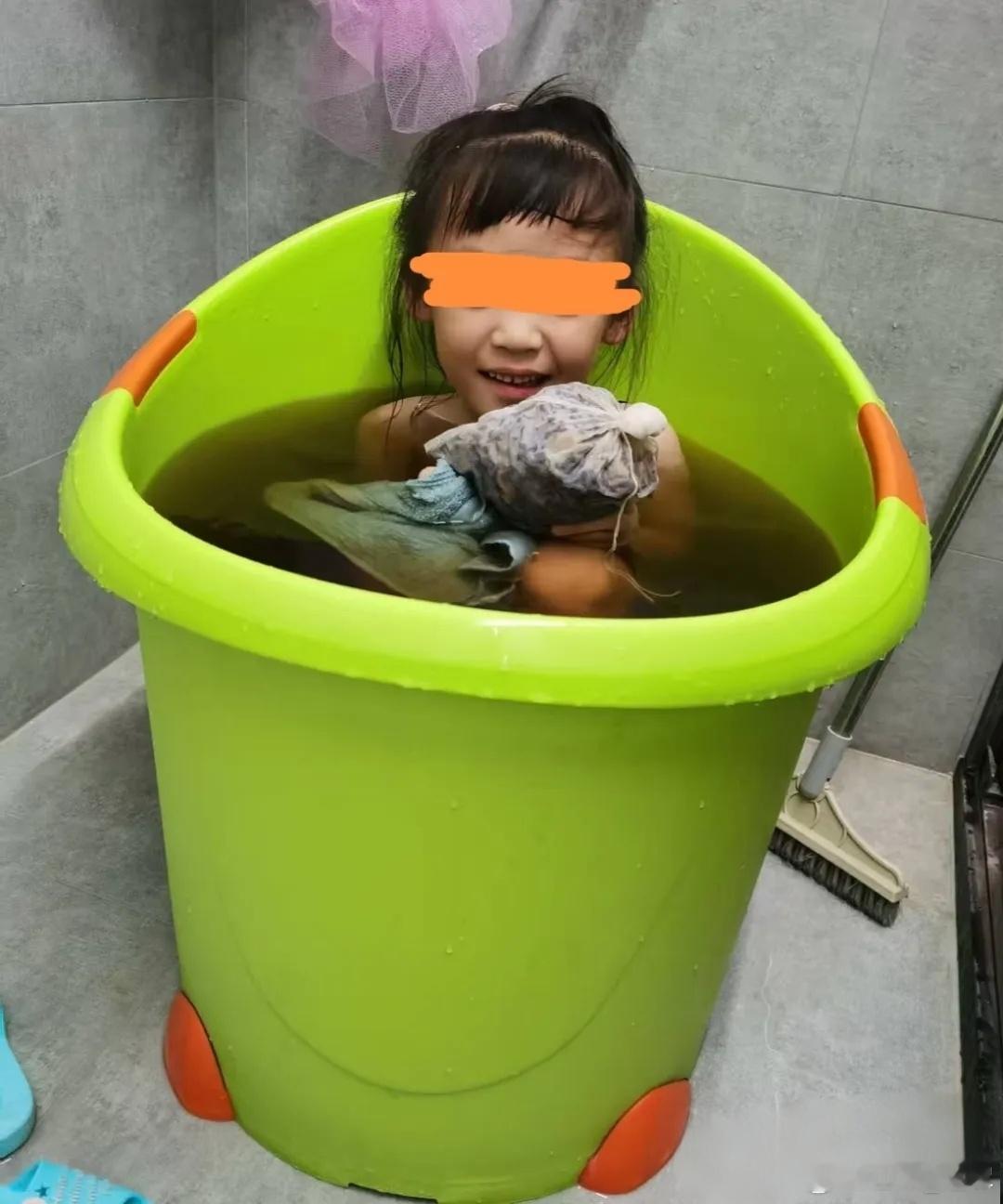 冬春外感小孩泡澡药方 温馨提示一下大家:我在群里发的那些冬天外感泡药澡的处方，大