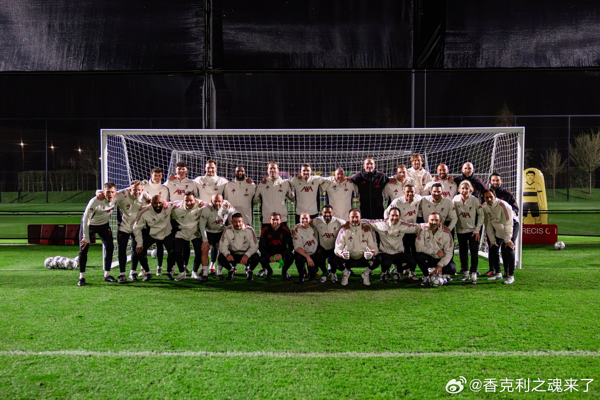 利物浦传奇队明日对阵多特蒙德的比赛大名单门将：🇪🇸 雷纳🇵🇱 杜德克🇳