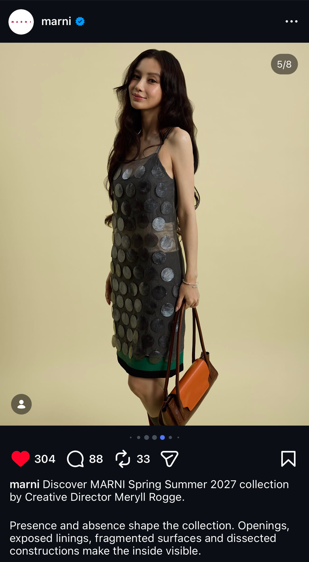 Marni首位认领看秀嘉宾angelababy。（Ins Ins快拍 Faceb