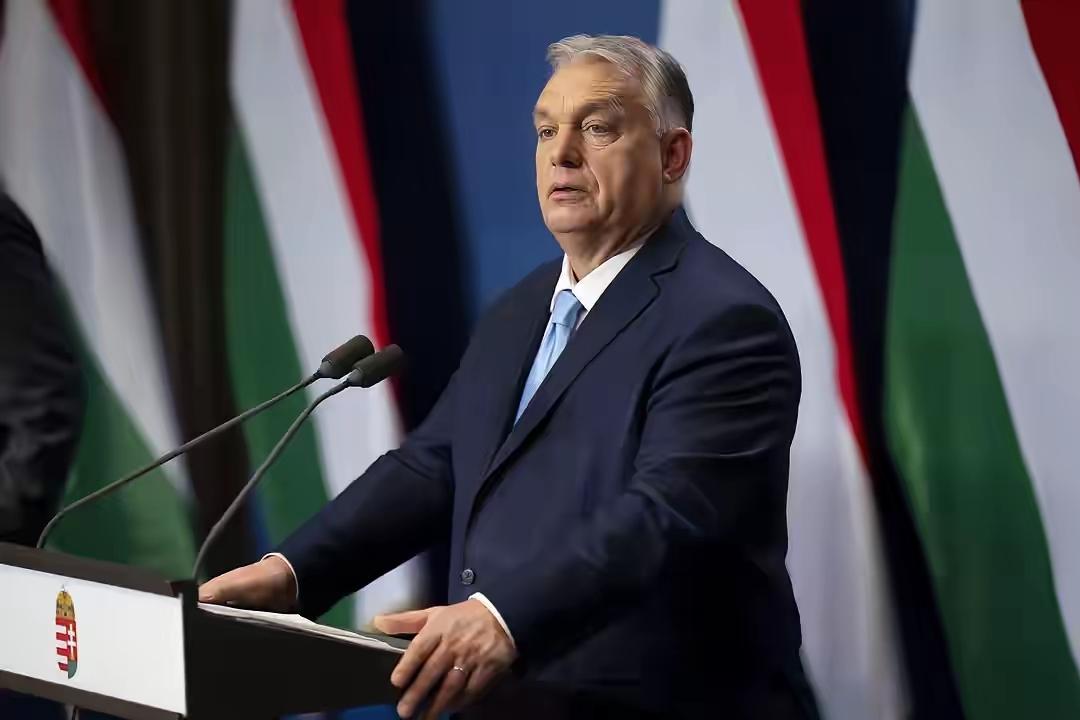 欧尔班乱了方寸。
​当地时间23日，匈牙利总理欧尔班表示，他已指示司法部长立即调