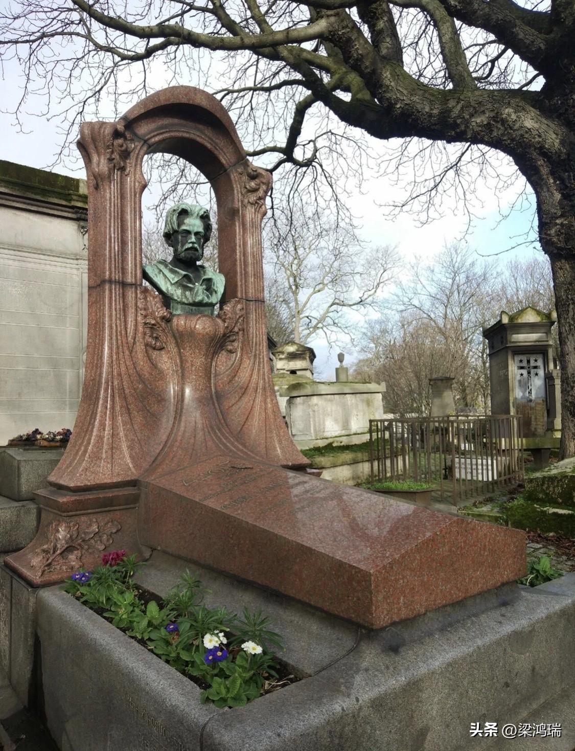 巴黎拉雪兹神父公墓（Père Lachaise Cemetery）是世界上最著名